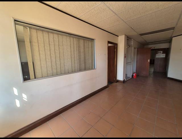 642M² WAREHOUSE TO LET IN RANDJESPARK